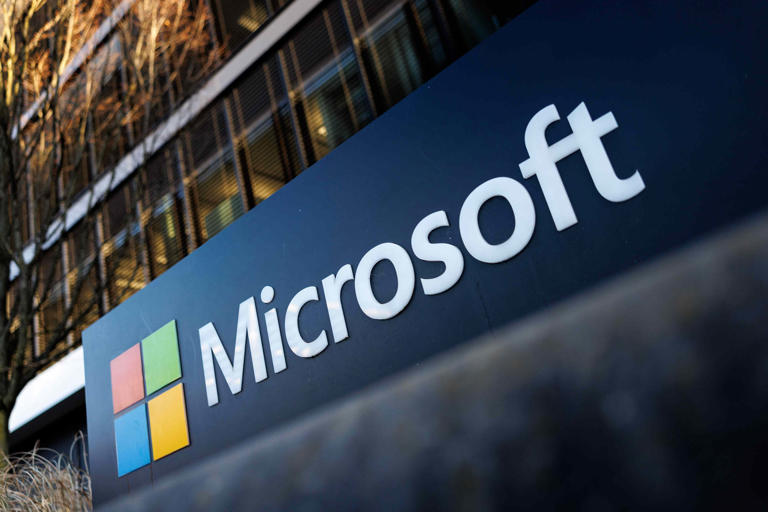 Microsoft stock may be ‘dead money’ even after historic $357 billion market-cap&nbsp;wipeout